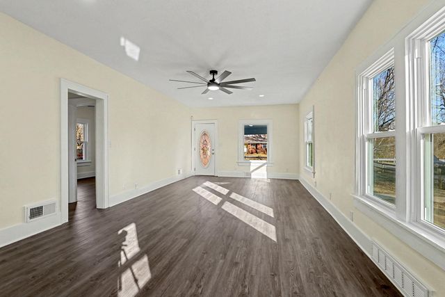 3211 N Porter Ave, Wichita, KS 67204