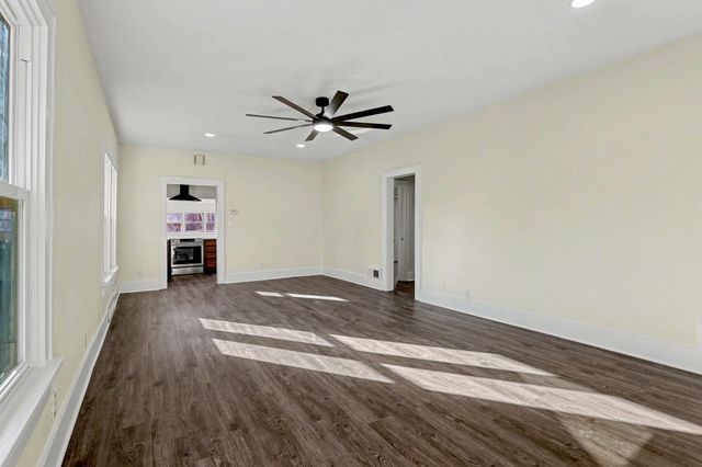 3211 N Porter Ave, Wichita, KS 67204