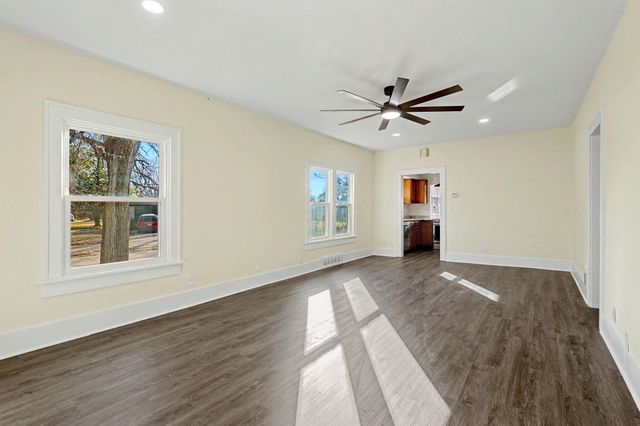 3211 N Porter Ave, Wichita, KS 67204