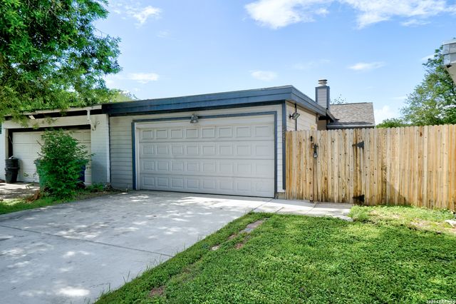 9507 SIMPLICITY DR, San Antonio, TX 78245