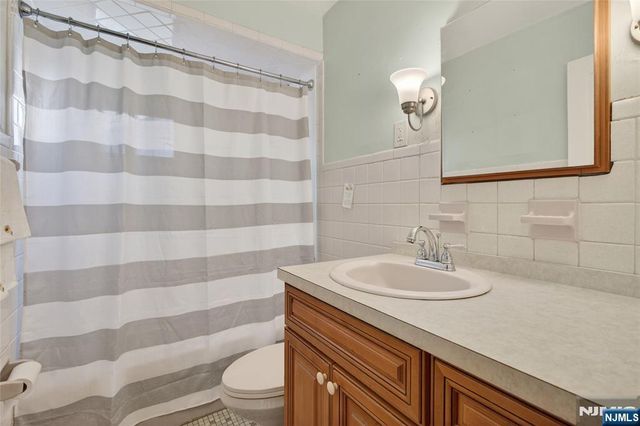 71 Allwood Place, Clifton, NJ 07012