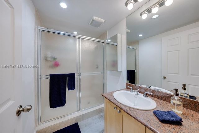10350 W Bay Harbor Drive 4R, Bay Harbor Islands, FL 33154