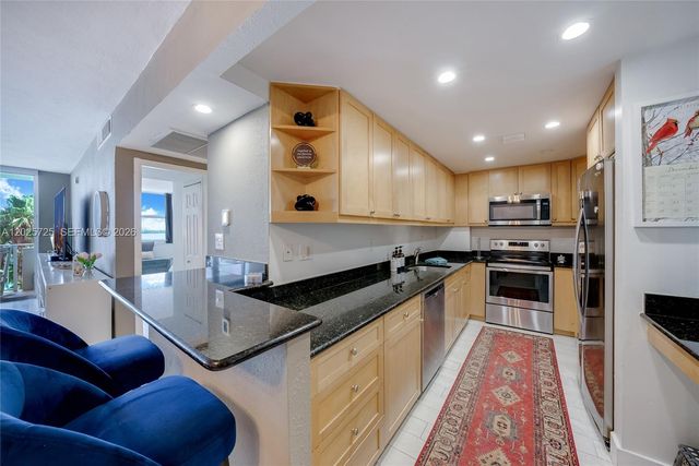 10350 W Bay Harbor Drive 4R, Bay Harbor Islands, FL 33154