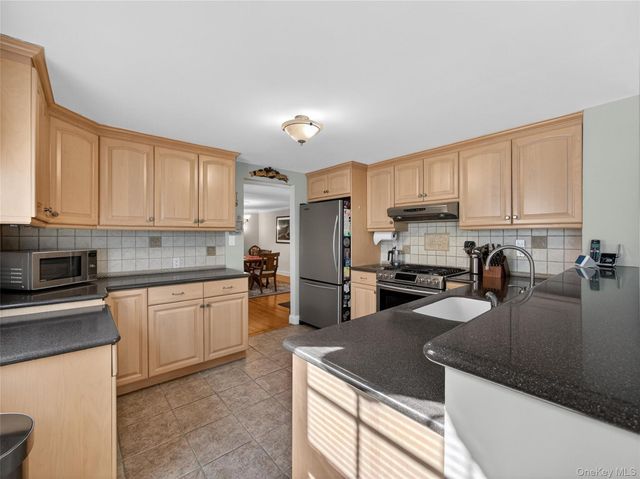 1 Farview Terrace, Suffern, NY 10901