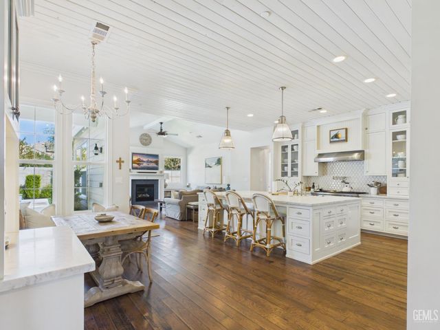 12800 Eversham Drive, Bakersfield, CA 93311