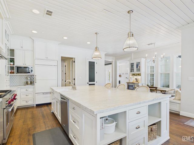 12800 Eversham Drive, Bakersfield, CA 93311