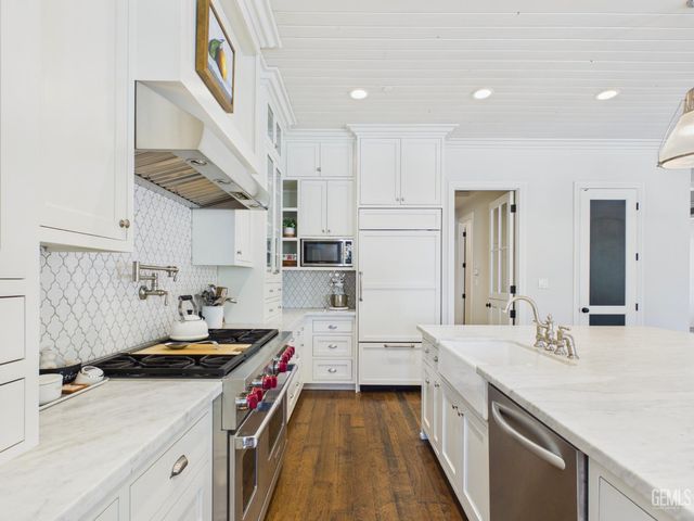 12800 Eversham Drive, Bakersfield, CA 93311