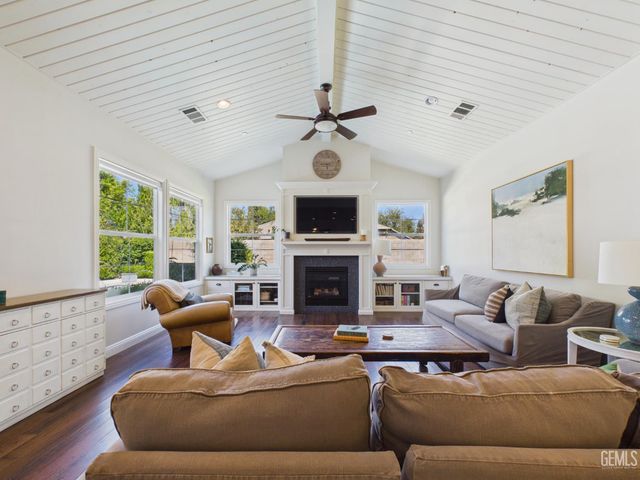 12800 Eversham Drive, Bakersfield, CA 93311