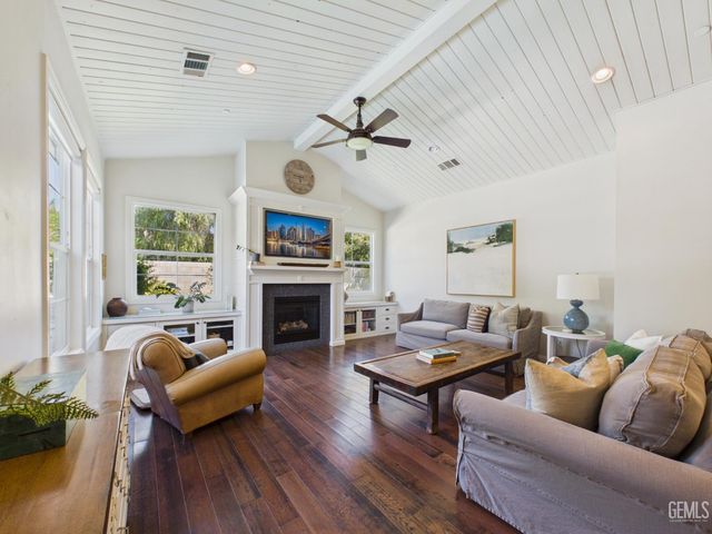 12800 Eversham Drive, Bakersfield, CA 93311
