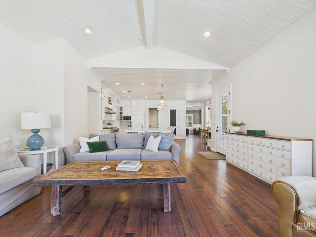 12800 Eversham Drive, Bakersfield, CA 93311