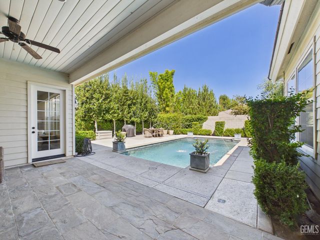 12800 Eversham Drive, Bakersfield, CA 93311