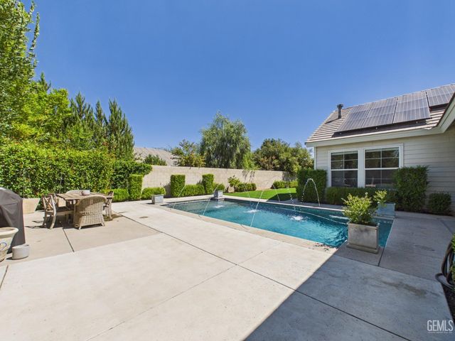 12800 Eversham Drive, Bakersfield, CA 93311