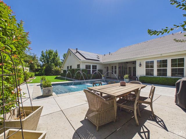 12800 Eversham Drive, Bakersfield, CA 93311