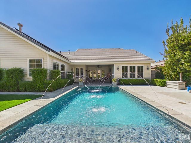12800 Eversham Drive, Bakersfield, CA 93311