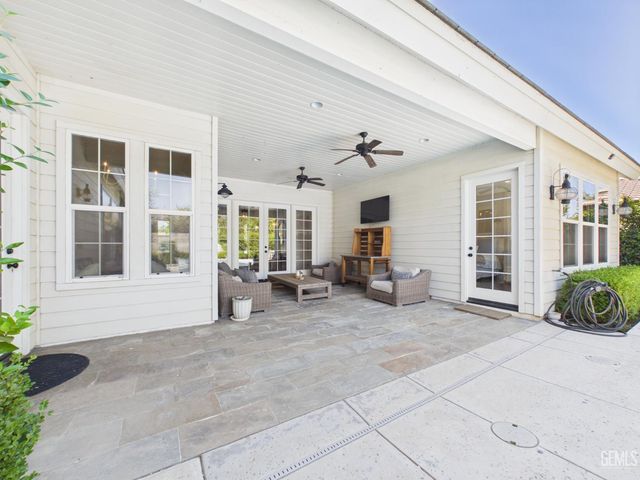 12800 Eversham Drive, Bakersfield, CA 93311