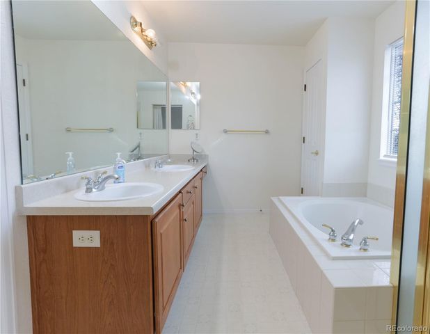 14302 E Napa Place 10B, Aurora, CO 80014
