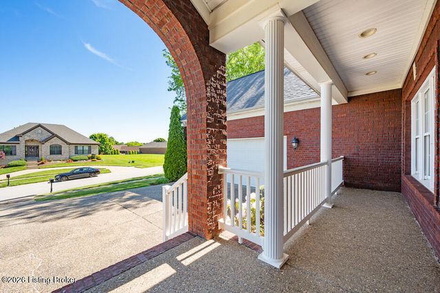 1065 Champions Cir, Simpsonville, KY 40067