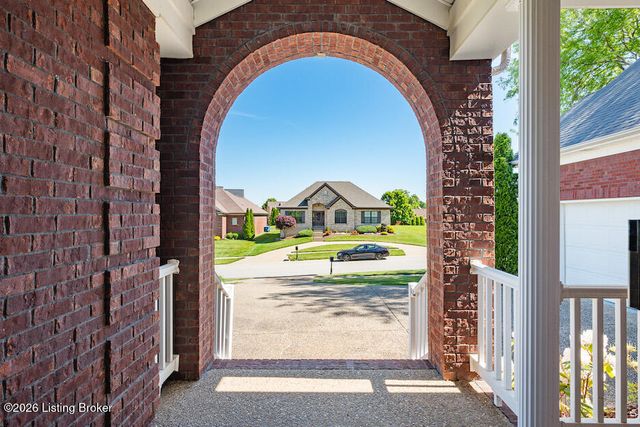 1065 Champions Cir, Simpsonville, KY 40067