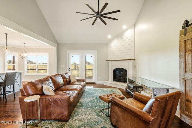 1065 Champions Cir, Simpsonville, KY 40067
