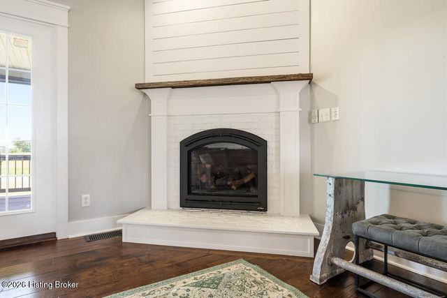 1065 Champions Cir, Simpsonville, KY 40067