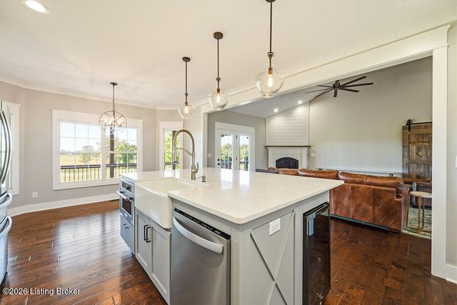 1065 Champions Cir, Simpsonville, KY 40067