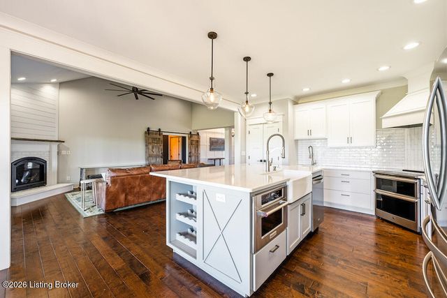 1065 Champions Cir, Simpsonville, KY 40067