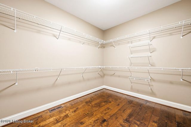 1065 Champions Cir, Simpsonville, KY 40067