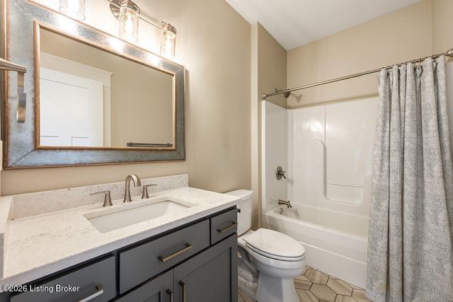 1065 Champions Cir, Simpsonville, KY 40067