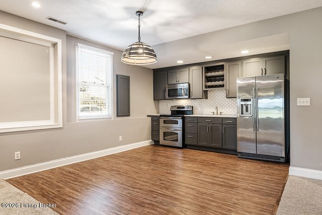 1065 Champions Cir, Simpsonville, KY 40067