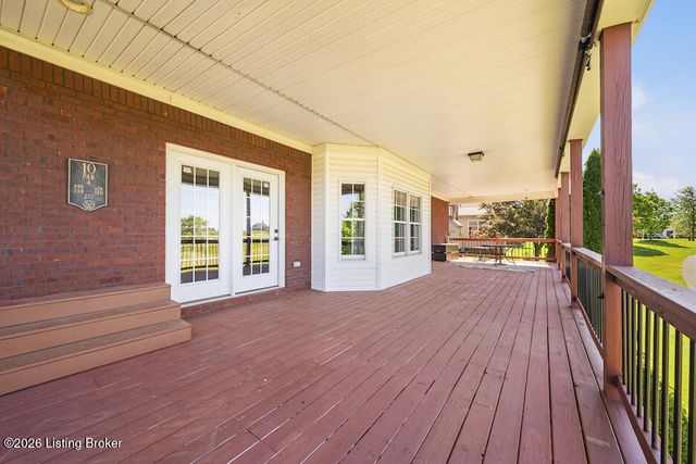1065 Champions Cir, Simpsonville, KY 40067