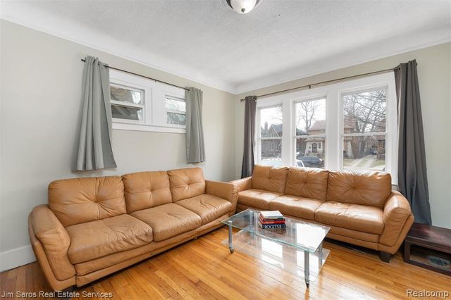 4836 Kensington Avenue, Detroit, MI 48224