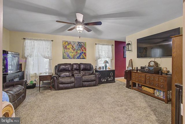46 HOPKINS RD, New Egypt, NJ 08533