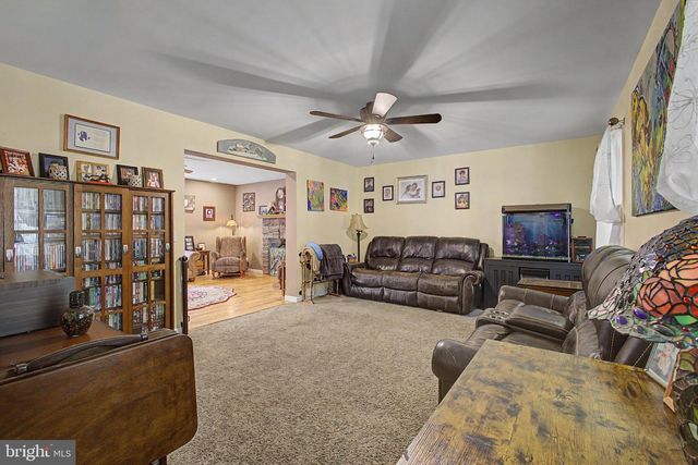 46 HOPKINS RD, New Egypt, NJ 08533