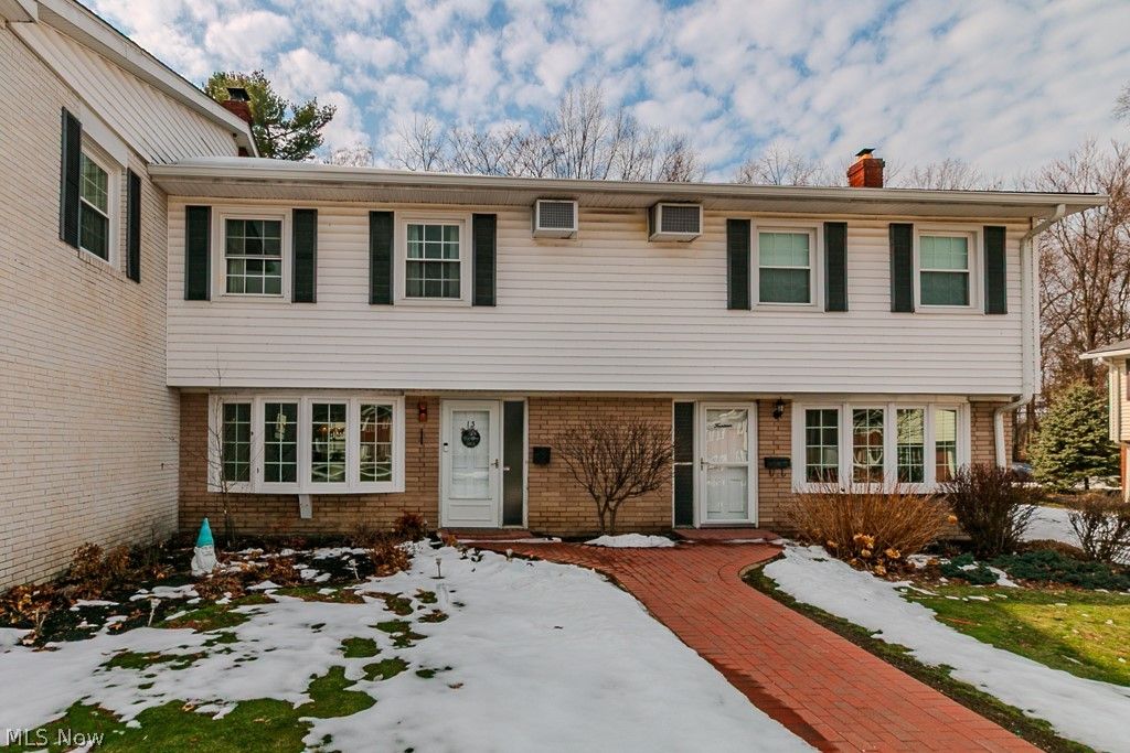 10 Meadowlawn Drive 13, Mentor, OH 44060