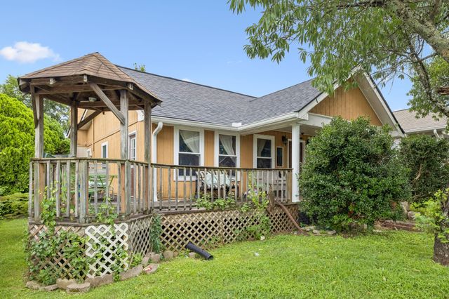 114 28th St, Old Hickory, TN 37138