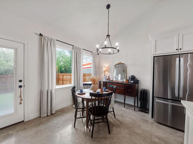125 Ellis Lane, West Columbia, TX 77486
