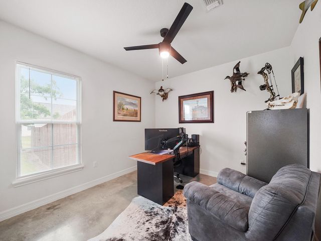 125 Ellis Lane, West Columbia, TX 77486