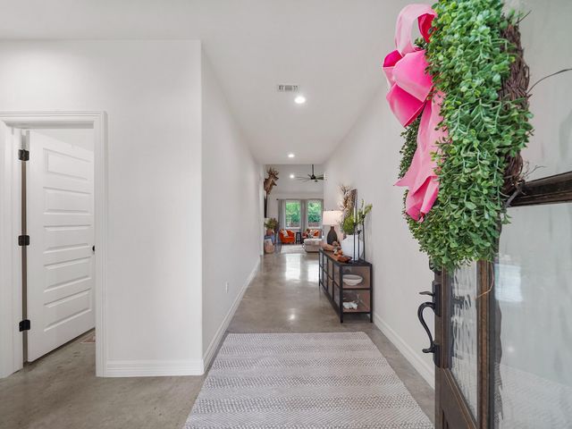 125 Ellis Lane, West Columbia, TX 77486