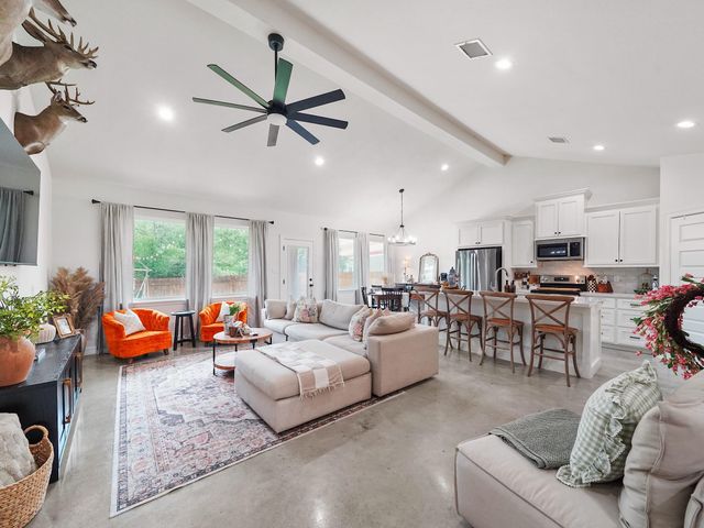 125 Ellis Lane, West Columbia, TX 77486