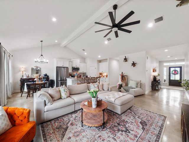 125 Ellis Lane, West Columbia, TX 77486