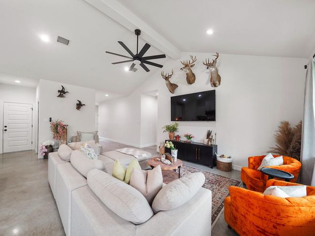 125 Ellis Lane, West Columbia, TX 77486