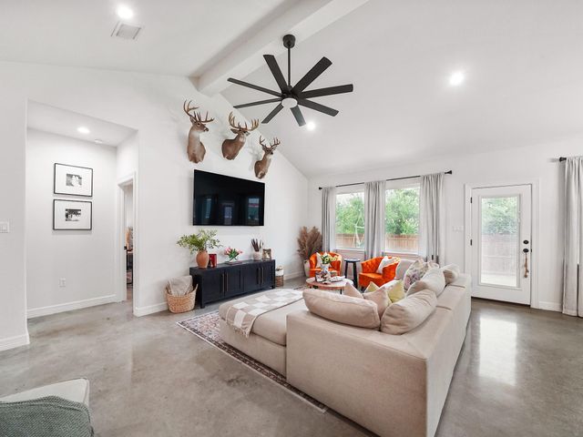 125 Ellis Lane, West Columbia, TX 77486