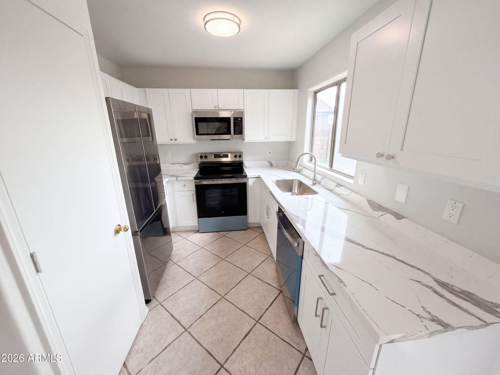 14099 W TWO GUNS Trail, Surprise, AZ 85374 — photo 2