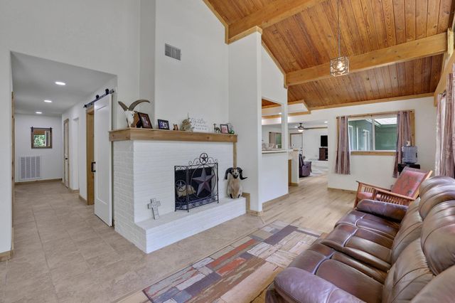 32 Gov Culberson Circle, Point Blank, TX 77364