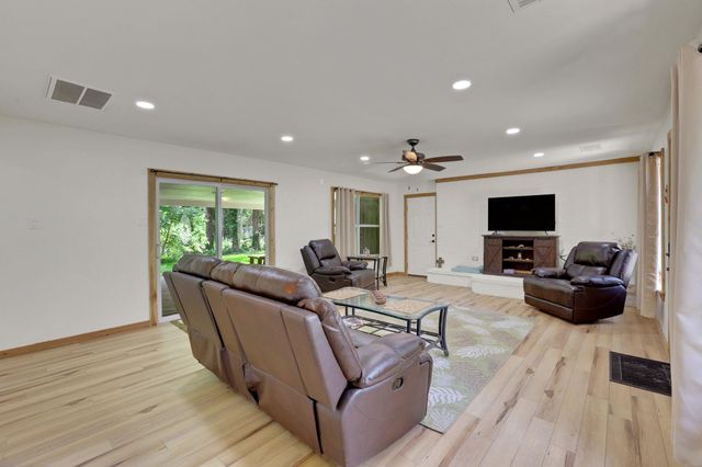32 Gov Culberson Circle, Point Blank, TX 77364