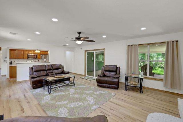 32 Gov Culberson Circle, Point Blank, TX 77364