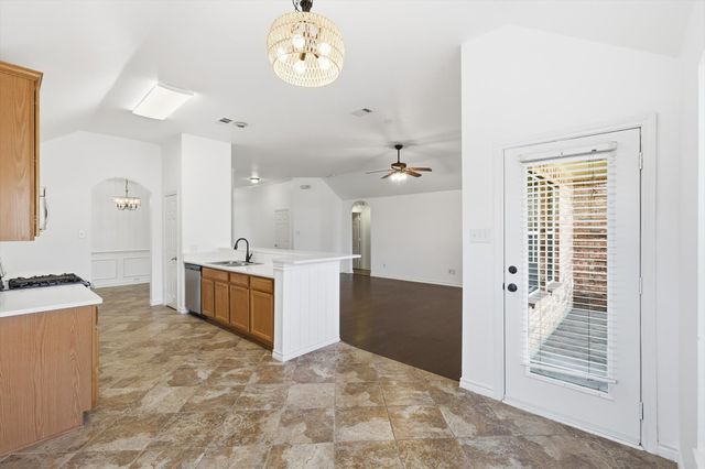 5904 Meadowglen Drive, Denton, TX 76226