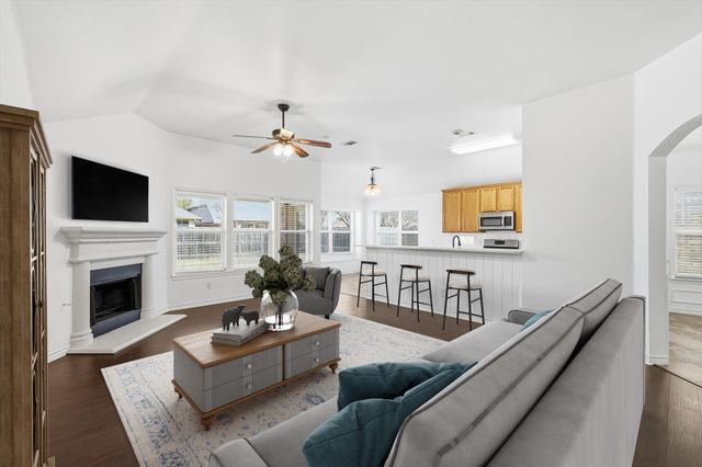 5904 Meadowglen Drive, Denton, TX 76226