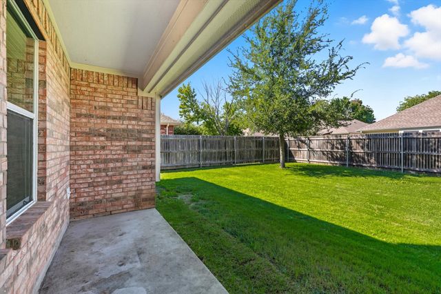 5904 Meadowglen Drive, Denton, TX 76226
