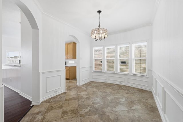 5904 Meadowglen Drive, Denton, TX 76226